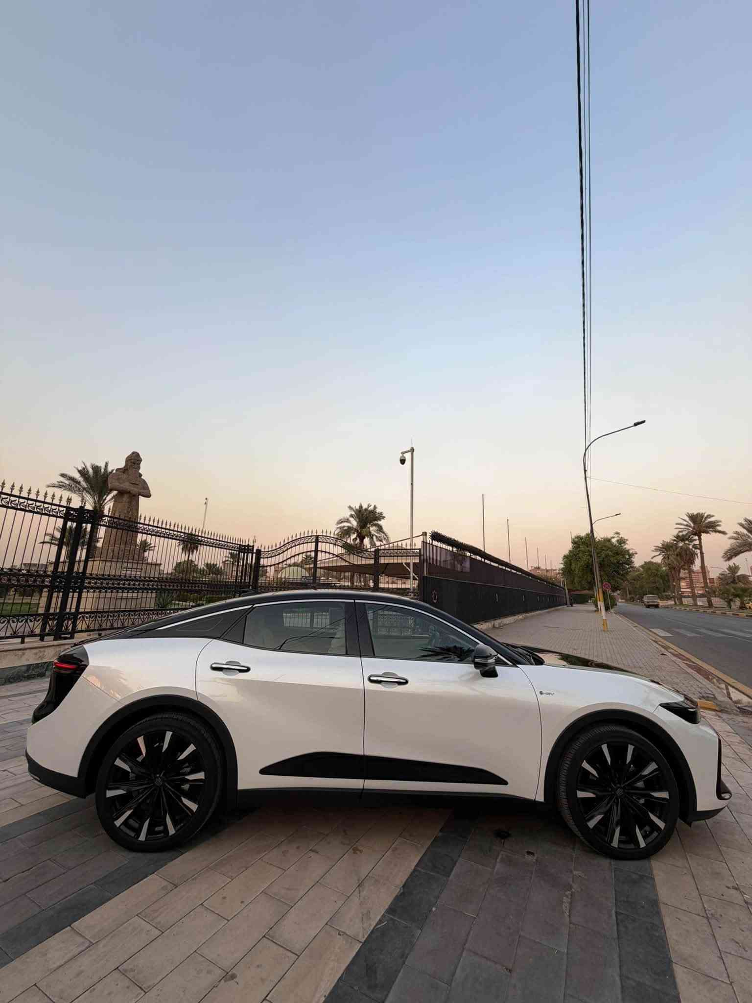 للبيع تويوتا كراون 2023 – فئة Majesta
Toyota Crown Majesta 2023

* المحرك: 2.4T هايبرد

* الممشى: 17كم

* المواصفات: اعلى فئه 

* المقاعد: جلد

* عدد المقاعد: 5

* الحالة: مستخدم

* اللوحة: بغداد خصوصي

* حالة السيارة: بدون صبغ فقط شفت البنيد بي دي ار السياره مغلفه 

📍 الموقع: بغداد

السعر 35

الرقم ***********
