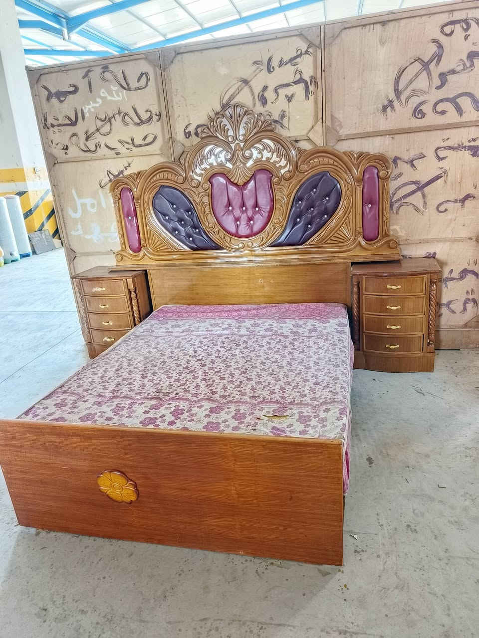 السلام عليكم غرفه اخشاب نضيفه كلش و حطاطه صاج داخل خارج  بدون ضرر الشراي ينتصل ويدلل ***********بي واتساب المكان هبهب الأن اكو توصيل 
اشتري غرف وبيع +مراوس شعندك غراض اشتري
