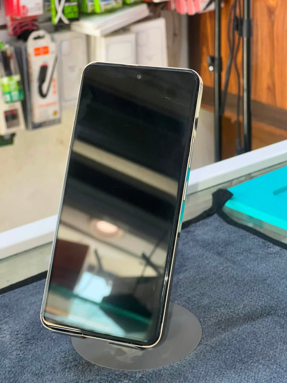 السلام عليكم ….جهاز ريلمي 12بلص5g…ذاكره256…رام8+8…الجهاز نضيف بنسبه90‎%‎الجهاز مبدل شاشه فقط بجوده وسط السعر 215وبي مجال استفسار *********** موجود واتساب واتصال وخاص
