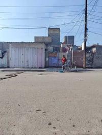 بيت مساحه 250 مترطابقين عدد غرف 4 عدد صاله  2 حمامات  2 صحيات  2 استقب...