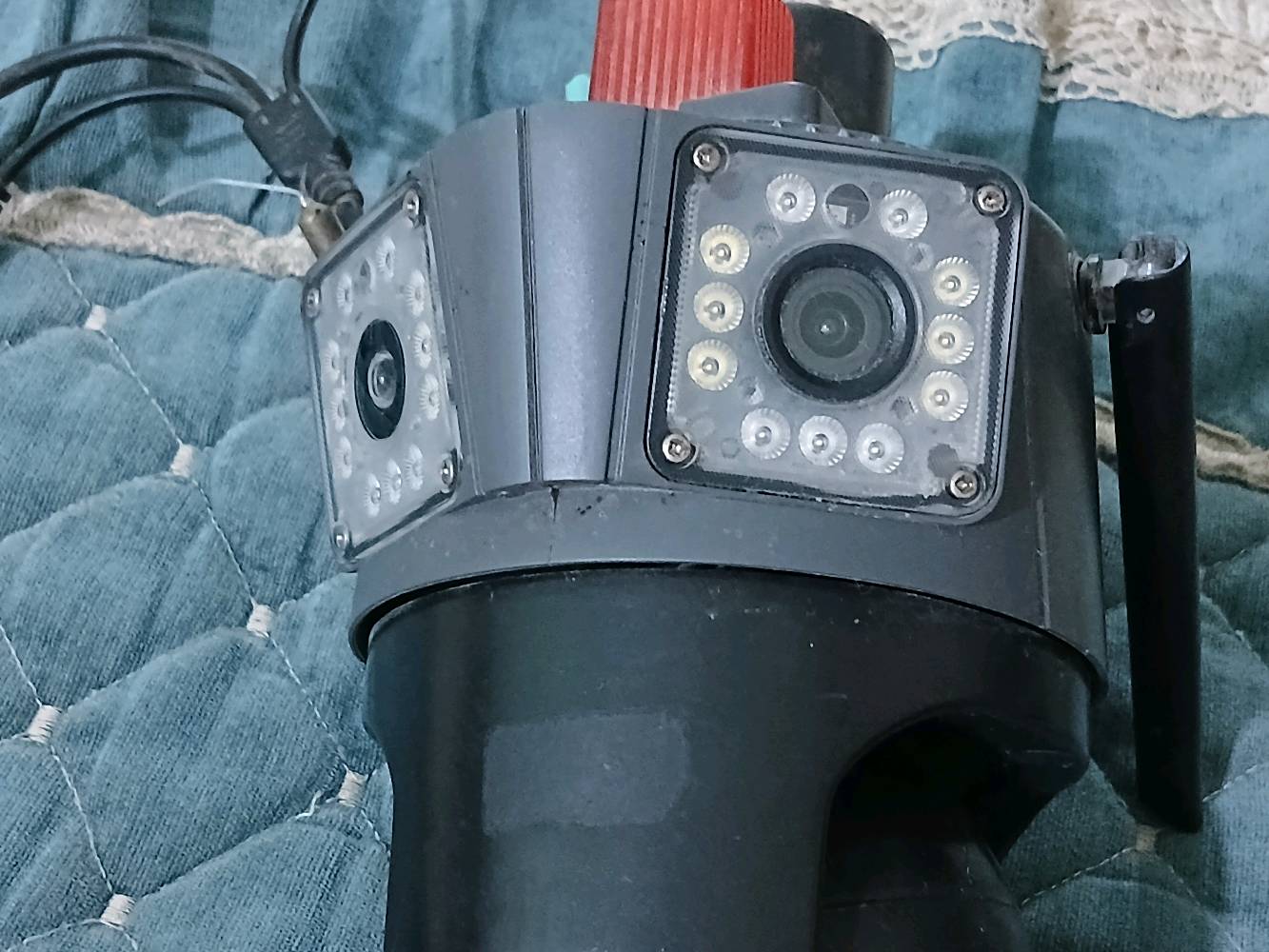 سلام عليكم اريد ابيع كاميرا RTZ  بسعر  90 وهذا اسم التطبيق الخاص بيها 
المميزات 
⛔️ زوم قوي 
⛔️دقه عاليه 
⛔️تدعم الكاميرا الليله
⛔️صفارات إنذار 
⛔️مايك تكدر تحجي بيه
⛔️تسجيل فيديو 
⛔️لقطه شاشه
⛔️تلتقط اي شخص يمر منها
⛔تحفظ الفيديوهات 
⛔️انت تكدر تحدد التسجيل مثلا 8 ساعات الى 12 ساعه
⛔️بيها 3 كاميرات بداخلها انت تحدد مكانهن
⛔️⛔️اسم التطبيق الخاص بيها V380 Pro
⛔️ كاميرا متحرك 
⛔️سلاسه رهيبه
⛔️ اضاءه بلوجكتر قوي كلش اضاءته
***********