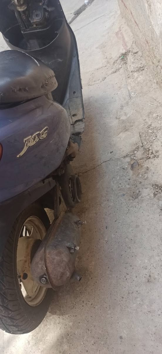 السلام عليكم يوجد ماطور فرخه لكزس عصفوري السعر 150 بمجال للطيبين مكاني موصل شارع الفاروق قرب جامع عمر الاسود رقم ***********
