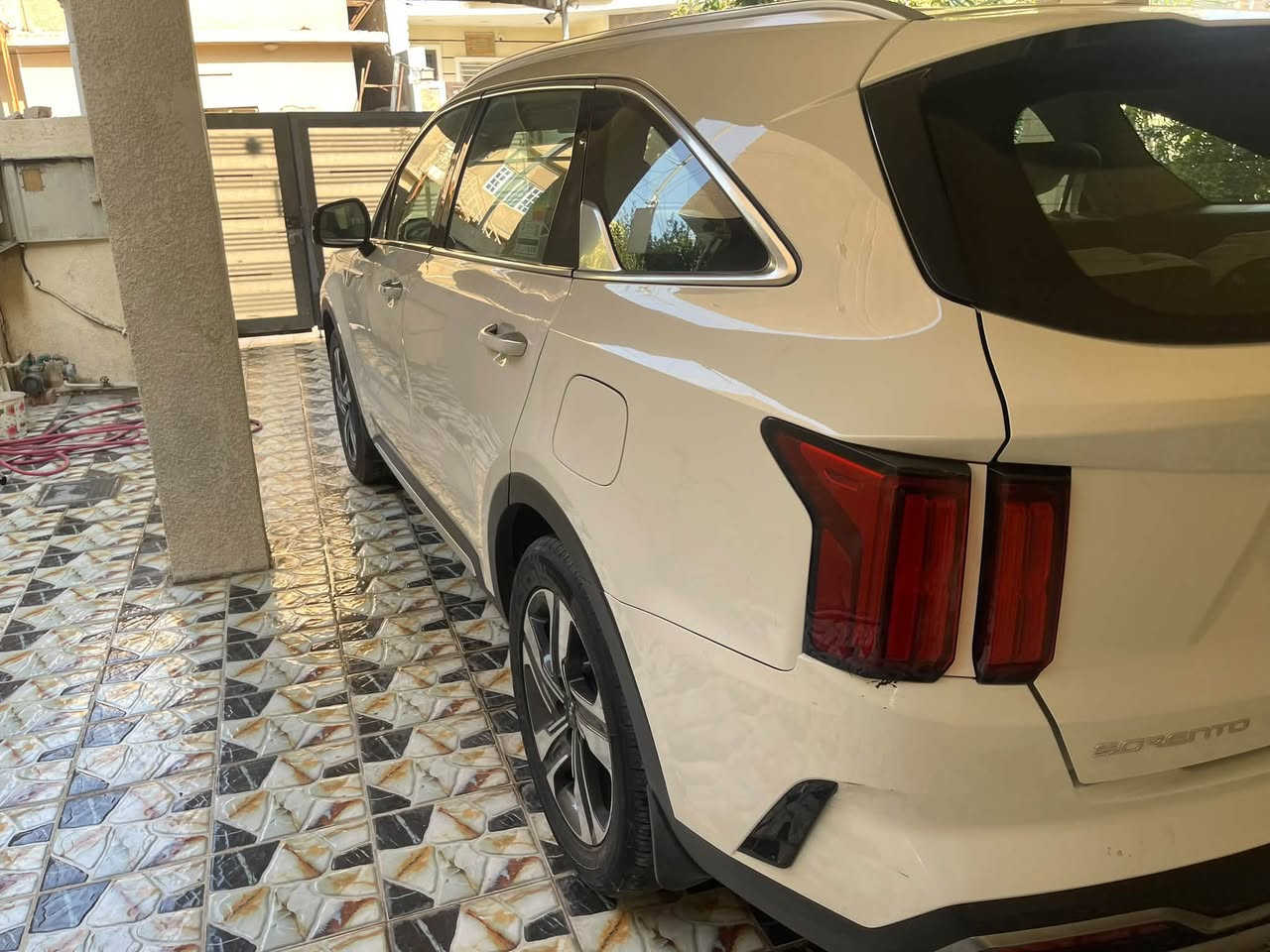 السلام عليكم سورنتو٢٣ خليجي بسمي ٦ سلندر مواصفات فول عده الانوراما بيها بارد موضح بالفديو السعر ٢٥٠ ورقة وبيها مجال للاستفسار ***********

