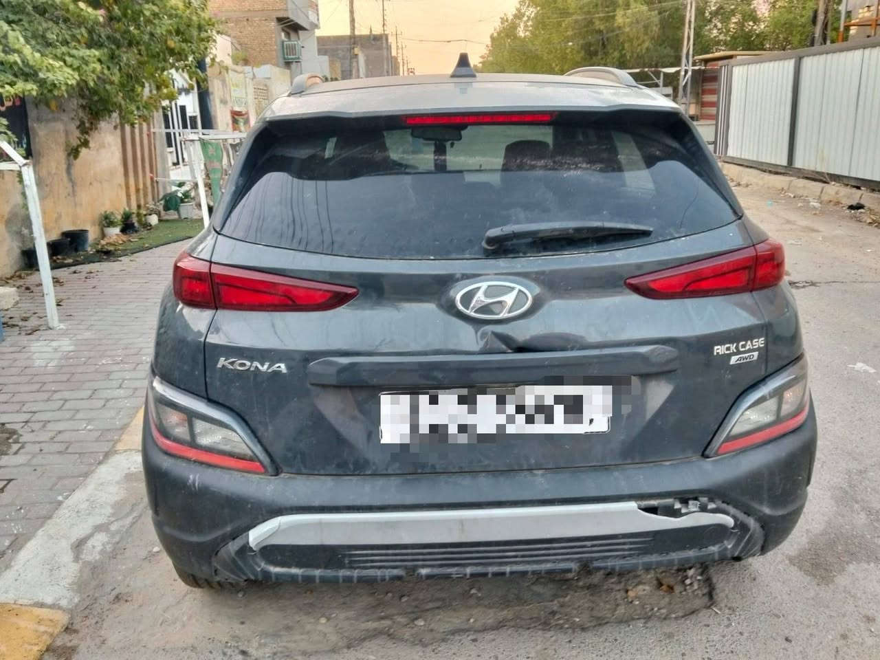 السلام عليكم ورحمة الله وبركاته 🌹
🚘 كونا موديل 2023 – فول مواصفات

🔹 عده فتحة
🔹 مرقمة باسمي
🔹 تحويل ثاني يوم

السيارة حادثها سابقاً بأمريكا، بابين الصدر والخلفية، وبدون أضرار بالدواخل.

وبخصوص الصور، السيارة طخت عندي بقبق حديد مال مجاري الشارع، والسيارة ما تأذت أبد.
السيارة موجودة وتكدرون تجون وتشوفوها بعينكم.

🛠️ النواقص فقط:
• كير
• دعامية أمامية

أما باقي الغراض كلها جديدة وتشوفها بعينك.

💰 السعر: 97 ورقة
🤝 بيها مجال بعد المعاينة

📍 الموقع: بغداد – الراشدية

📞 للتواصل: ***********
📱 متوفر واتساب
👤 علي
