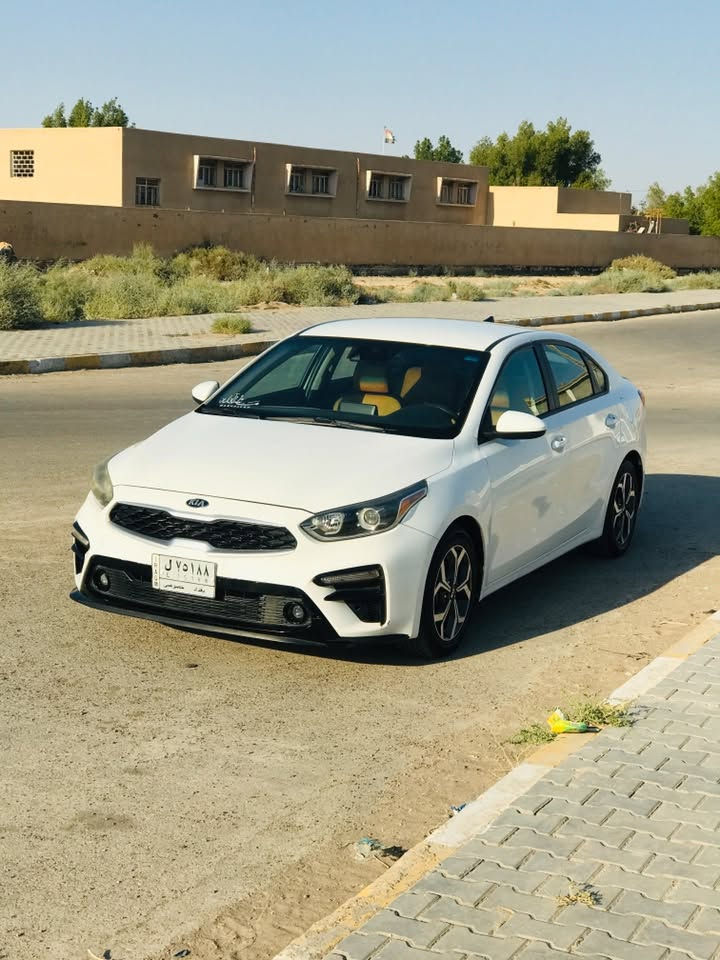 السلام عليكم فورتي 2021  وارد امريكي

السيارة بسمي  حادثها نص البنيد وجاملغين صبغ وعابر الصبغ على البيبان شي قليل كير At صور الحادث مرفقة بالمنشور المواصفات رادار امامي حساس امامي خلفي شاشة كبيرة ودوارة 3 وضعيات قيادة تبريد + تدفئة صدر امامي خلفي نضيف السيارة ع ادينة رقم بغداد السعر 125 وبيها مجال ان شاء الله للاستفسار *********** مكاني كوت
