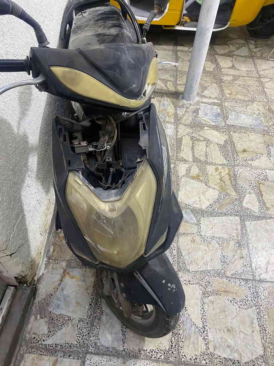 سكنز كوم • حديد • واتس