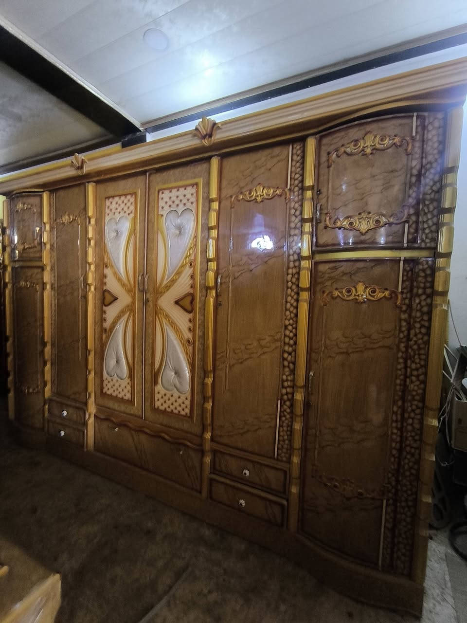 اسلام عليكم ورحمه الله وبركاته
غرفه نوم صاج توصا صبغ حراري نضافه فول ضهر جرجوبه 

بسعر 850  وبيه مجال الموقع الكاطون الرازي شارع ابو رباح قرب شارع المدارس مزاد علي الجوراني ضي القمر ***********

