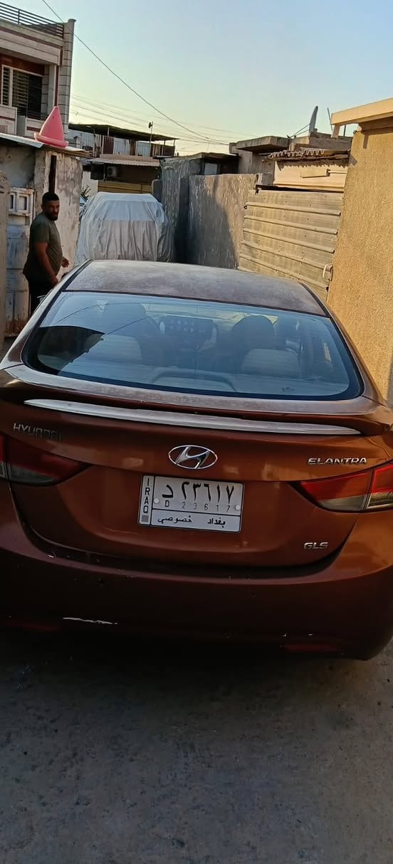 السلام عليكم
موديل ١٢ خليجي 

حادث جاملغ والبنيد 

بيهه هذا الرذاذ مال شركة مال كهرباء 

موضح بلفديو 

مكاني الدوره 

السعر ٨٣

بيهه مجال بسيط 

***********

***********
