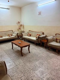 تخم كامل للبيع مع الطبلات والرف المعلق على الحائط سعر 250 وبي مجال الت...
