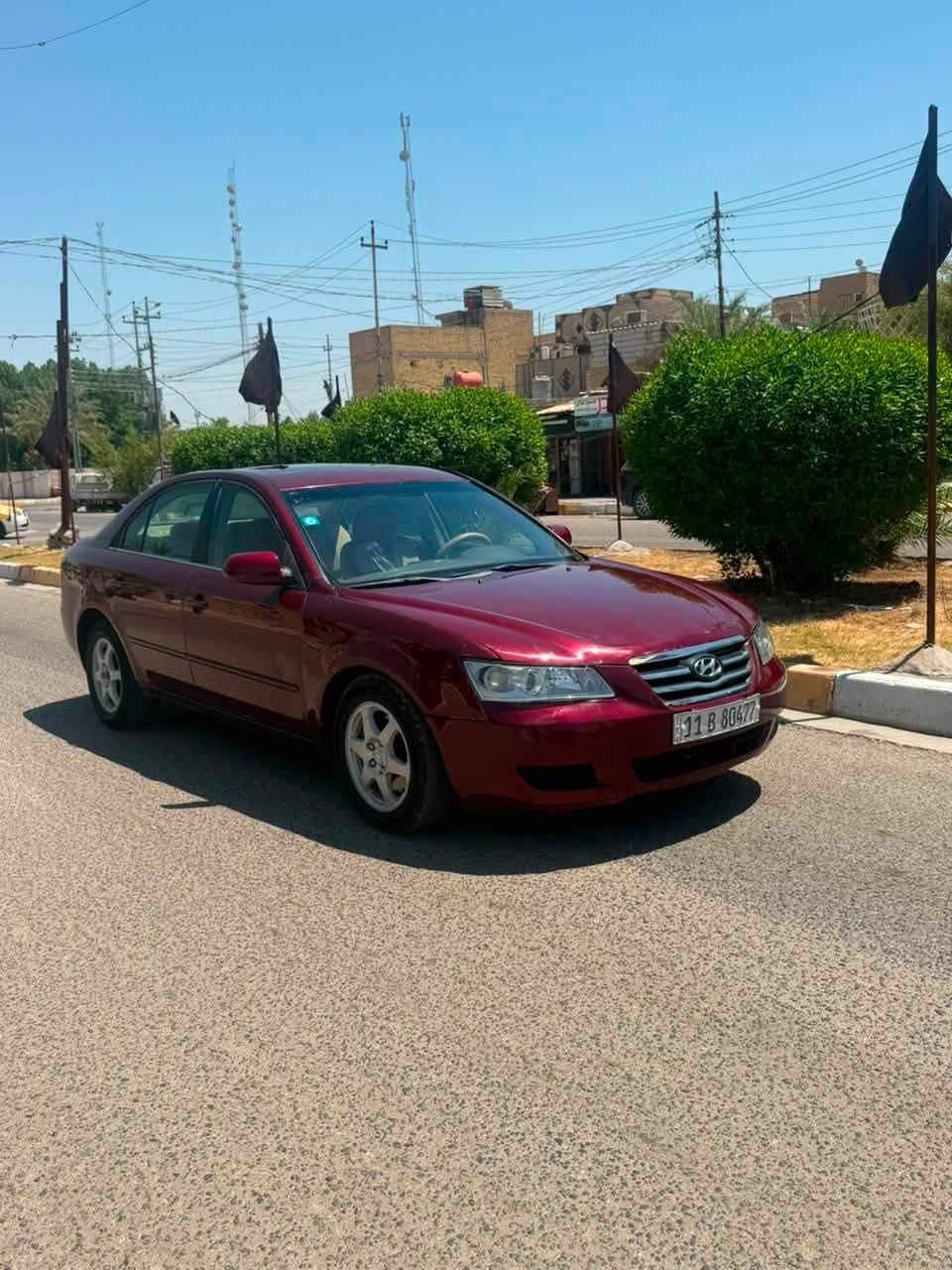 السلام عليكم سياره نوع سوناتا امريكي فول مواصفات واحد على واحد موديل 2008 سياره جاهزه من كلشي فتحه  كشنات جلد كشنات كهربائي تحكم جهتين  كير مكينه حداديه تبريد كفاله السياره جديده فقط بيها قطعتين رش بدون داخل العنوان كربلاء السعر 74وبيها مجال حك الجيه رقم الهاتف ***********
