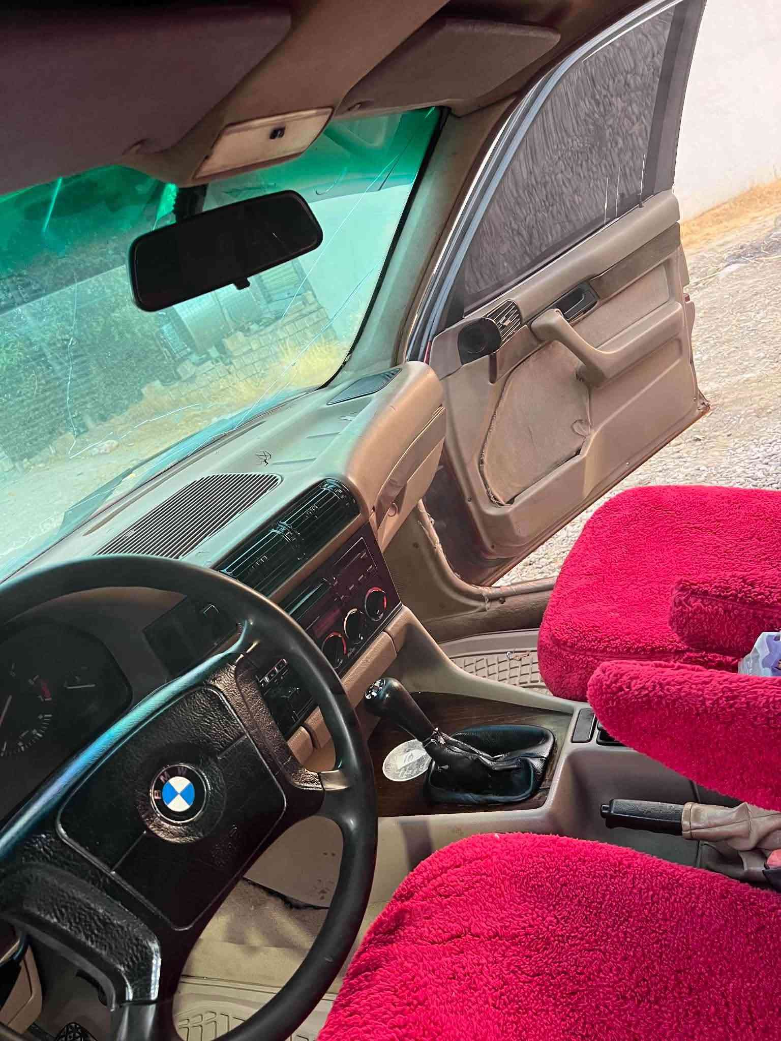 بؤ فرؤشتن يان گؤرينه وه
bmw مؤديل 1993
ئارم پلاستيك سلئماني
520دجيتال
گئر عادي
ته بريد به شه رت
ناوزه رد
كوشن جلد كوشن هيتر
ئه كسل 3.23قفل
سه ياره كه قوه تي خؤشه كپه
گئر و مه كينه و كاره باي به شه رت
به شه رتي ئه وليات موس براوه
بؤ گؤرينه وه *********** أربيل, العراق
