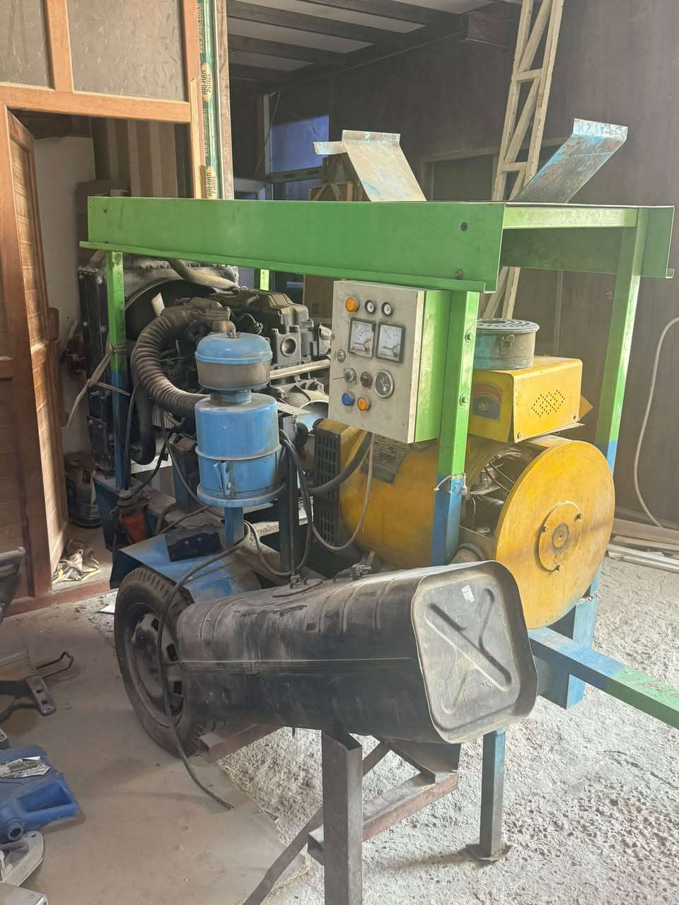 للبيع مولدة كهربائية مستعملة 🔥
⚙️ مولدة مستعملة، جاهزة للفحص والمعاينة
📸 البيع حسب الصور والحالة الموجودة

💰 السعر: 17$

📞 للاستفسار والحجز:
***********
