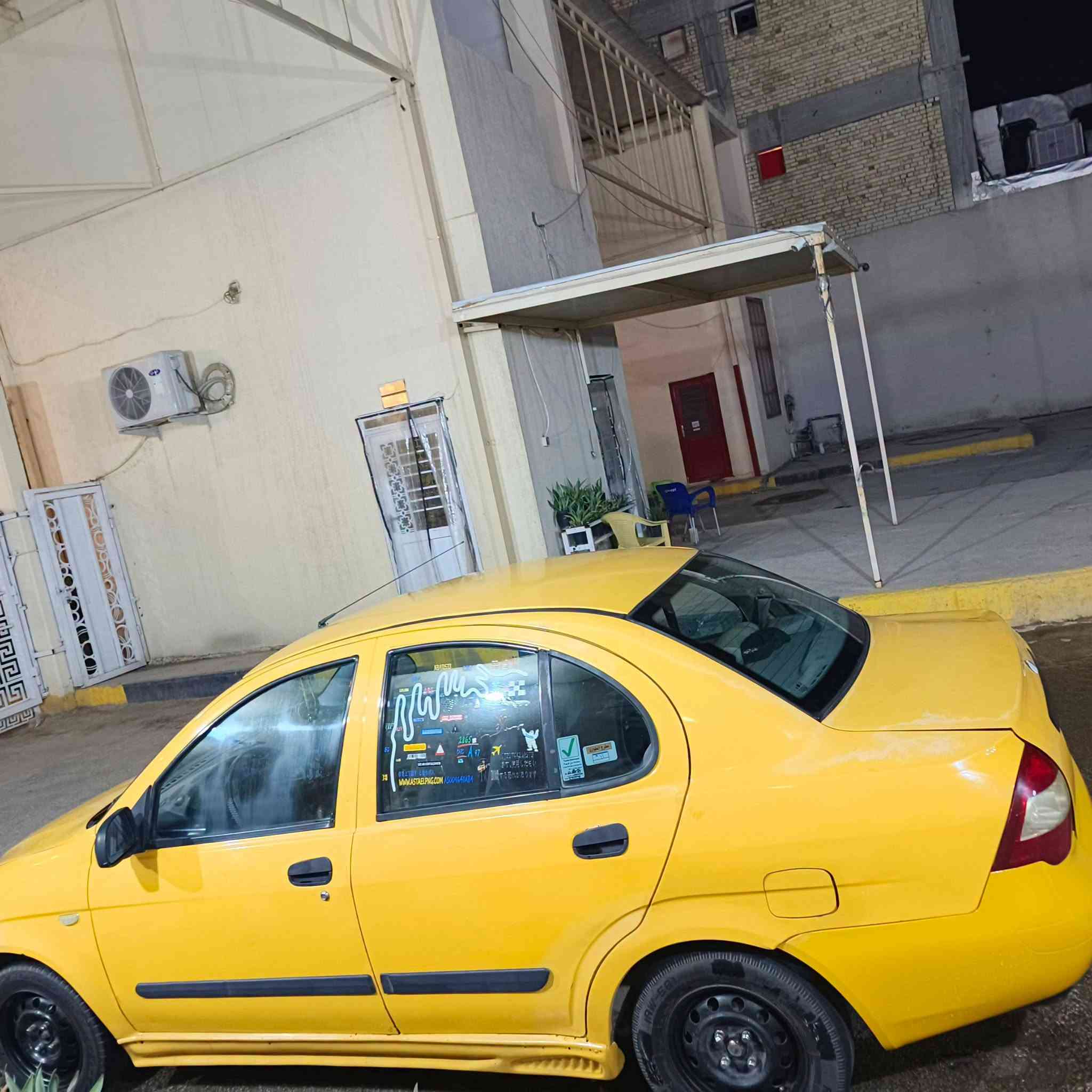للبيع سياره جاهزه ونضيفه كير ومكينه مكفولات كهربائيات كله شغاله بيه شبر بجاملغ الخلفي مطلح وصبوغ اسعر 28 ومداور ثاني يوم الخاص مفتوح
