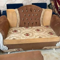 تركي • قنفه و٢ كراسي • نضيف