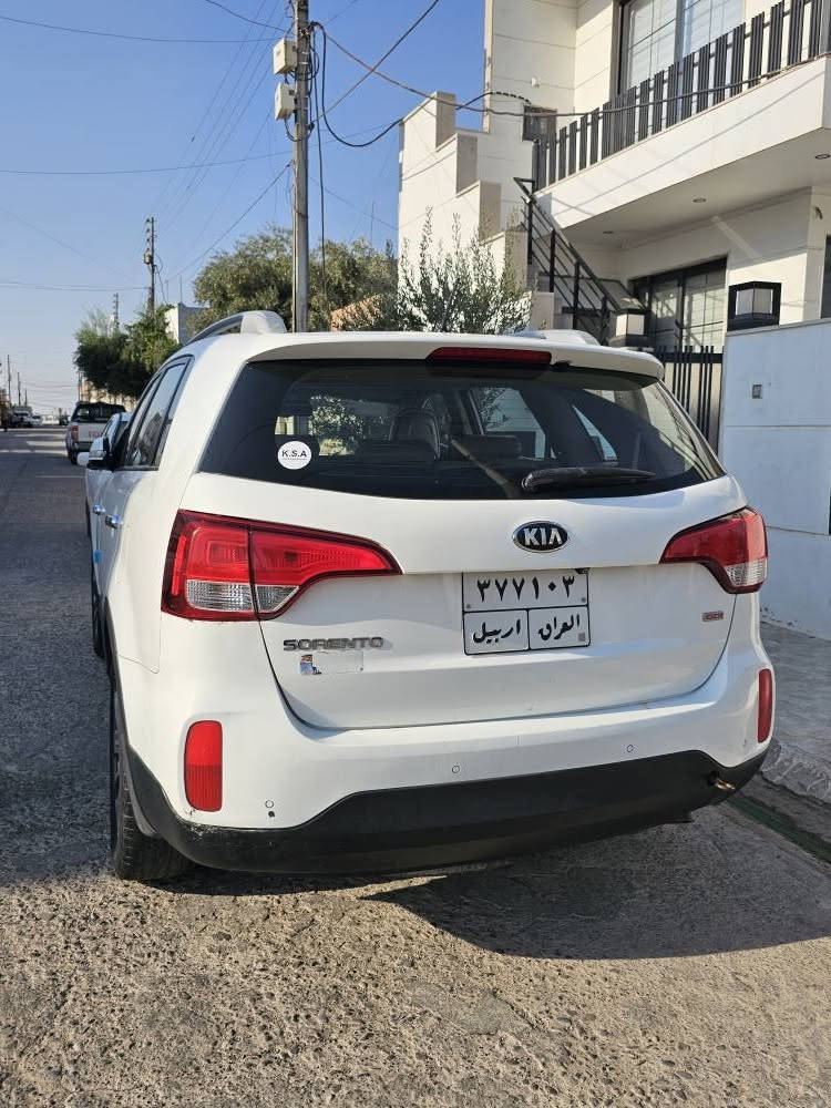 کیا سۆرینتۆ 2015 (Kia Sorento)
​سەیارەیەکی زۆر پاک و بێ کێشە، بۆ بەکارهێنانی خێزانی زۆر گونجاوە.
​🔹 مۆدێل: 2015
🔹 مەکینە: GDI - 4 سلەندەر
🔹 ڕەنگ: سپی
🔹 ڕۆشتوو: 104,000 کم
🔹 تایبەتمەندی: 7 نەفەری (7 مەقعەد)
​📋 بارودۆخی سەیارەکە:
​سەیارەکە بە گێڕ و مەکینە بە شەرتە.
​سێ پارچەی بۆیاغە، لێدانەکانی زۆر سوکن و تەنها ڕووکەشن واتا بێ ناو گرتن ، بەشەرتی شاسی و ناوەوە. 
​سەیارەکە زۆر خاوێنە و هیچ کێشەیەکی نییە.
​💰 نرخ: [150 $]
📍 شوێن: [هەولێر بنسلاوە ]
📞 ژمارەی پەیوەندی: [*********** ]
لە واتساپ یان ڤایبەر پەیوەندی بکەن أربيل, العراق
