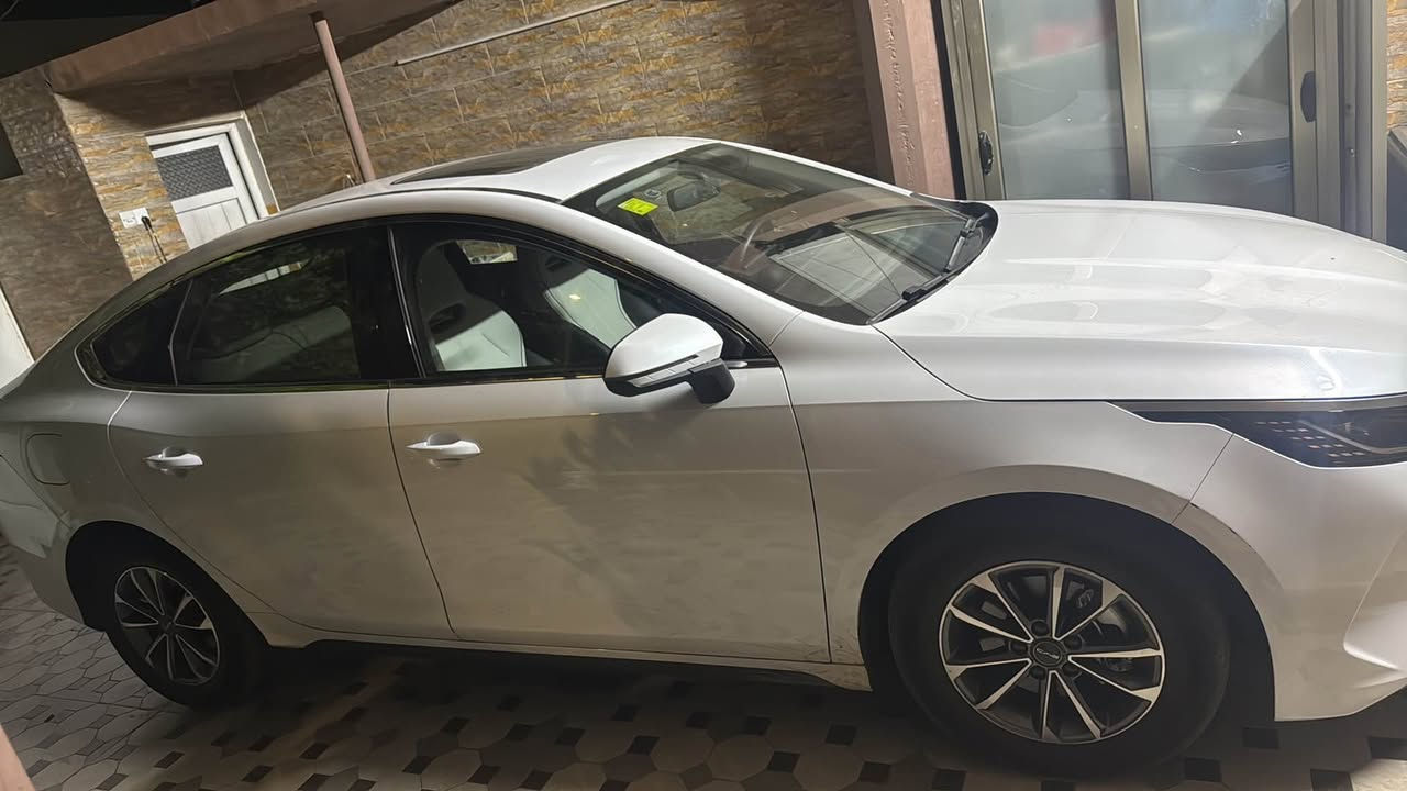 🚘 BYD Destroyer 2025 🚘

✨ فئة 1/1 – فول مواصفات
🔥 أسلايت
📍 ماشي فقط 5,000 كم
💎 يعني بحالة الزيرو تقريباً
📄 كاتي تترقم شمالي فقط

🚨 سيارة نظيفة جداً وتستاهل المشاهدة

📞 للاستفسار:
*********** كركوك, العراق
