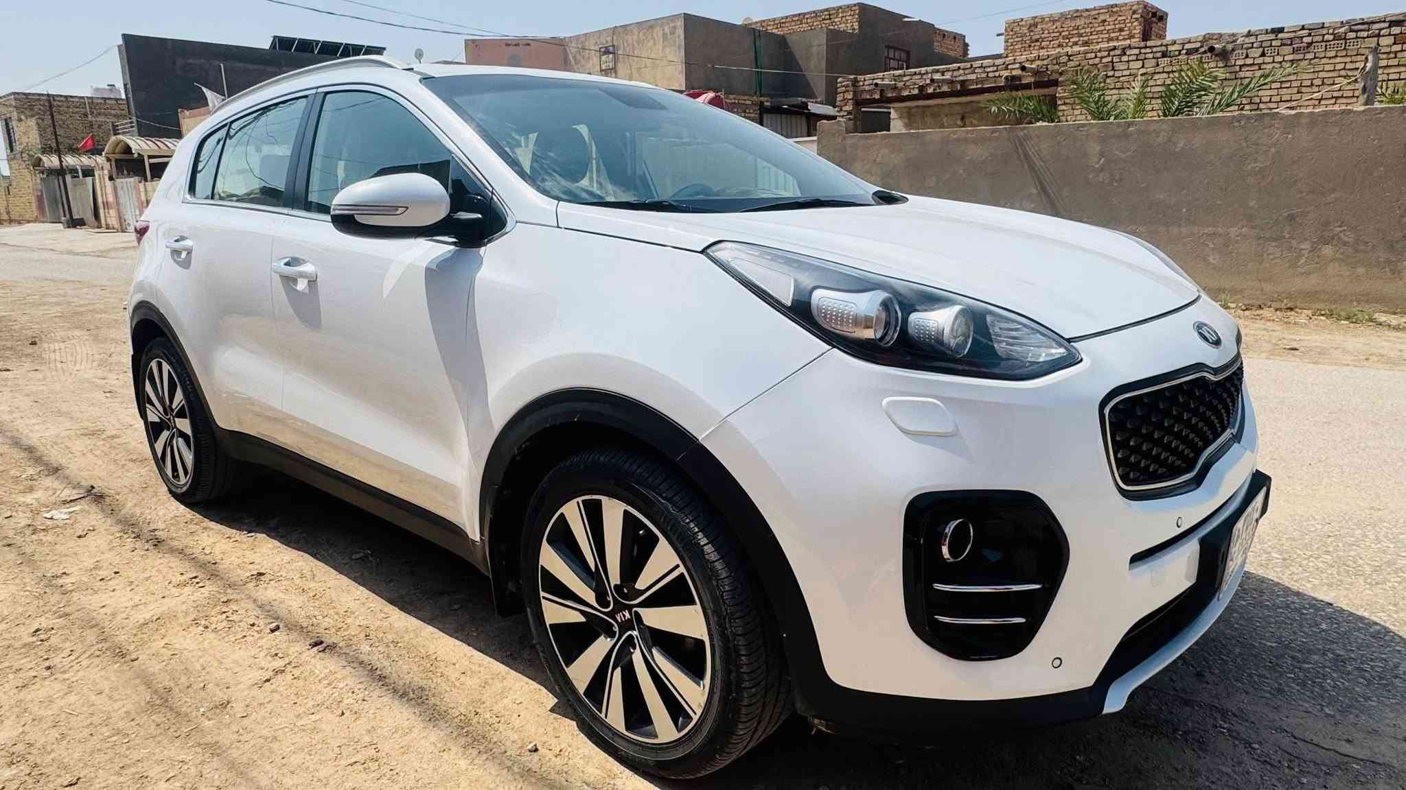 سبورتج 2018 خليجي 
كلشي موضح بالسونار وبيها صار رشه كلش خفيفه اثر تشليع 
مكانها ديوانيه 
170 
***********
‏‪***********‬‏

نص مكتوب في الصور:
- Berlin car العنوان: الديوانية حي الحضارة مجاور محطة الوقود حسين الزبيدي *********** محمد الزبيدي *********** اسم الزبون:- الماركه: سبورتاج تاريخ الفحص: 2023\9\10 وقت الفحص: 10:25 ص الملاحظات: المحرك في حاله جيده Berlin Car لفحص السيارات الجانب الايمن يوجد فتح في الباب الامامي وسمكره كما موضح الجانب الايسر لايوجد ضرر المصد الامامي يوجد رصعات وبعض التكحيلات في الدعاميه الجزء العلوي لايوجد ضرر المصد الخلفي يوجد رصعه كما موضح صبغ بارد تبديل خدوش ملاحظة: نخلي كامل مسؤوليتنا بعد الفحص و تسليم التقرير الى الزبون