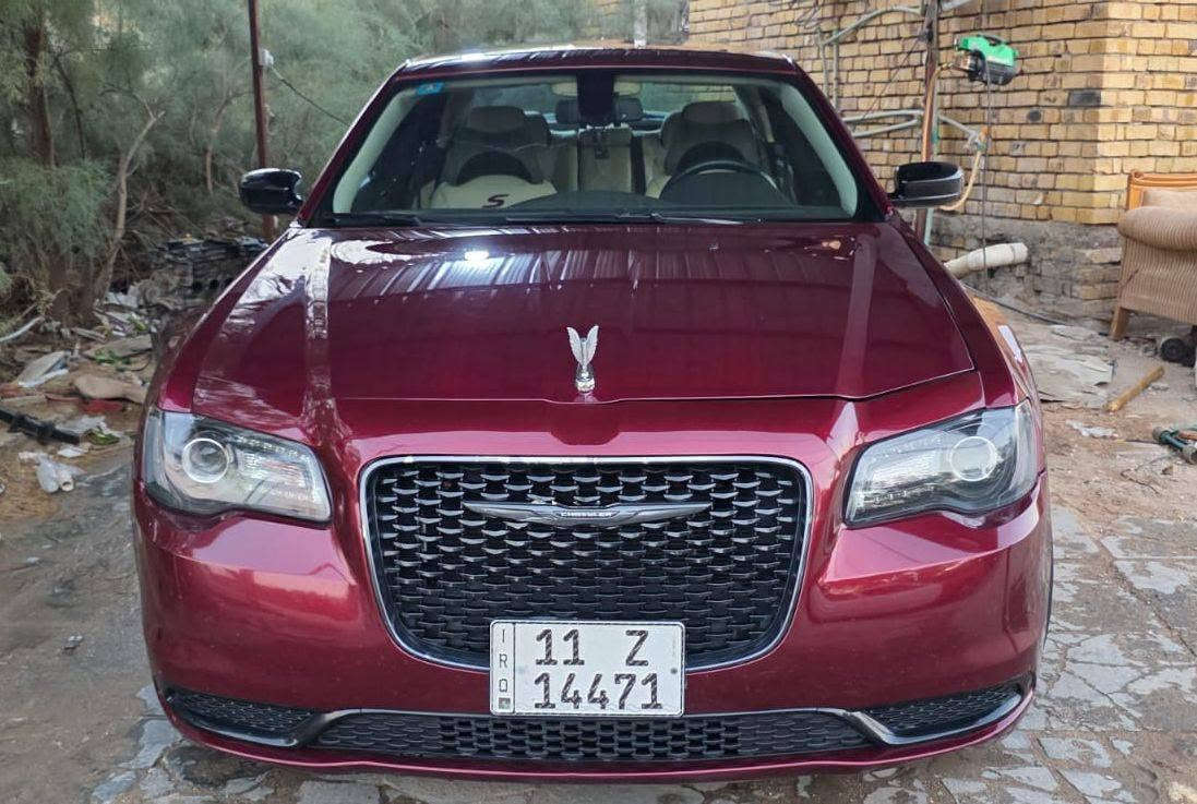 اوباما موديل 21 اصل
رقم بغداد بسمي سنويه لل2030
ثاني يوم تحويل بسمك 
السياره ضربته حلوه بالصفحه باب السايق والمدكر مبدلات اصلي نفس اللون والباقي كله كفاله بجم كبس 
السياره ماشيه 49 ستخدام شخصي مكان سياره ناصريه مركز السعر 230 ! رقم الهاتف ***********
