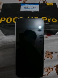 بوكو X8 pro ذاكرة 512 كيكا جهاز انضف من الجديد صار سبوعين من اخذتة دور...