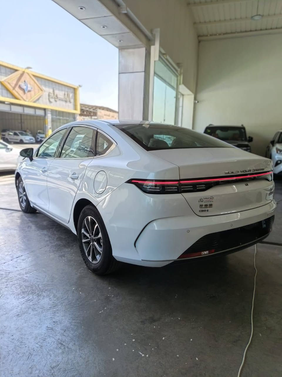 ديستروير 05 BYD
موديل 2025
‎سيدان هايبرد PHEV
‎(محرك بنزين + محرك كهربائي)
‎التفويلة الواحدة تمشيك 1200 km
‎ابرز المواصفات
‎-✅كراسي جلد 
‎-✅جنط بحجم 16 إنش 
‎-✅كاميرا خلفية 
‎-✅نظام التشغيل عن بعد 
‎-✅هاند بريك كهربائي ) 𝐇𝐎𝐋𝐃 𝐀𝐔𝐓𝐎) 
‎-✅اوامر صوتية للتحكم بالسيارة 
‎-✅حساس مطر
‎-✅شاشة بحجم 12.8 إنش 
‎-✅شاشة العدادات 10.25 إنش 
‎-✅عدد السماعات 12 
‎-✅عجلة القيادة جلد
‎-✅زجاج ملون
‎-✅حساسات خلفية
‎-✅نظام الضوء النهاري
‎-✅تحكم كهربائي بالمرايا الجانبية 
‎⚠️نـظـام دفـع امامي للعجلات ⚠️

موقعنا بغداد البياع معارض البياع🕹️
شركه ومعرض طريق الجوهرة 
للاستفسار 
***********
***********
