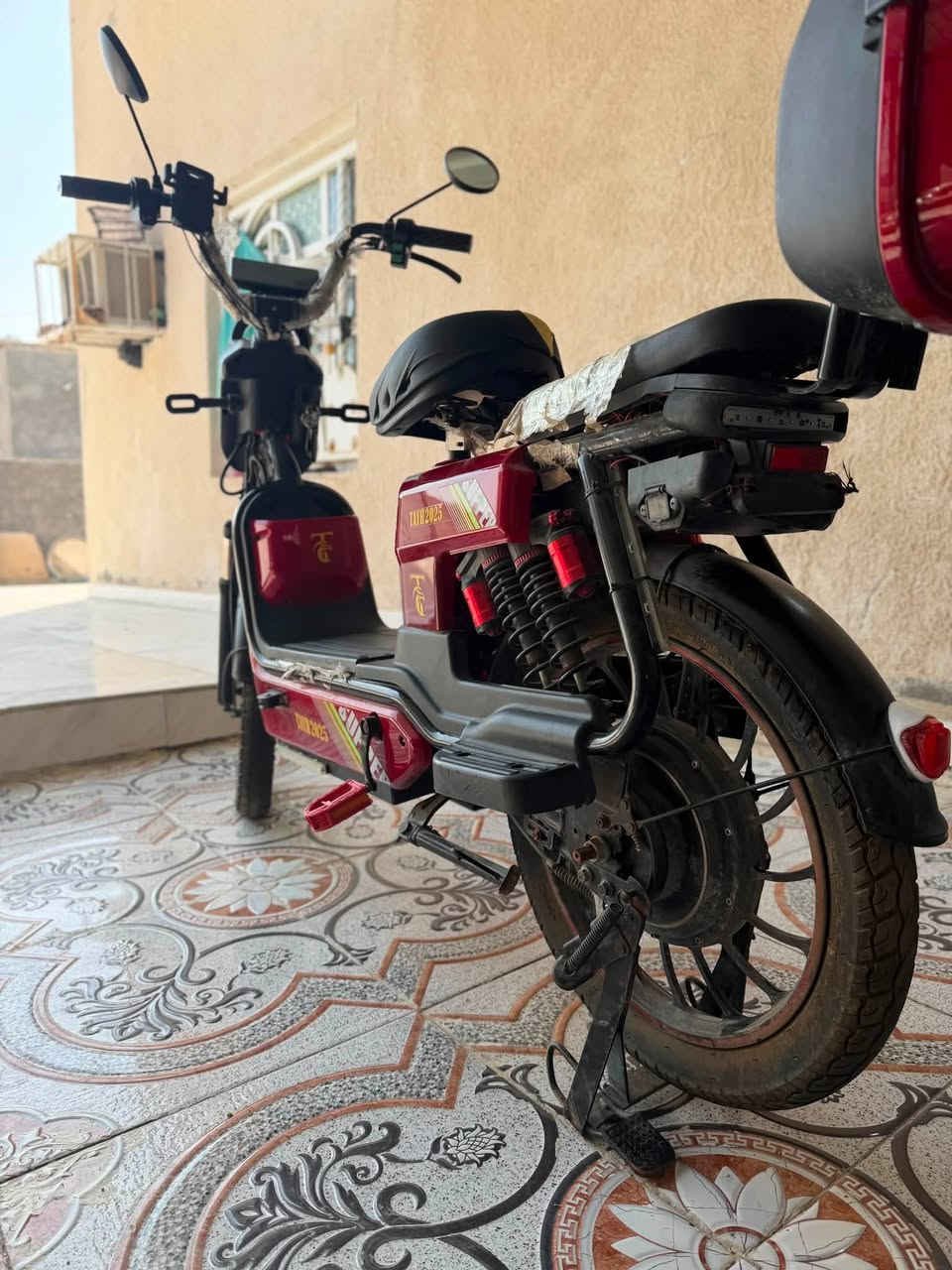 سلام عليكم دراجه شحن للبيع نضيفه عوزها بس باتريات السعر ٢٢٥بيها مجال لطيبين الشراي يتصل 
***********
