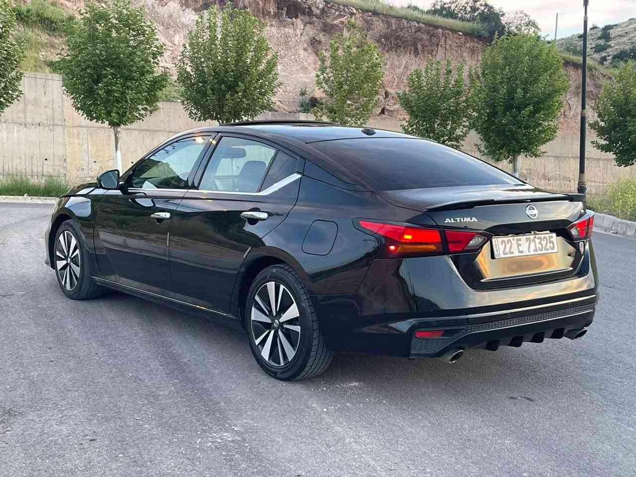 السلام عليكم 
نيسان التيما موديل2020
جملغ امامي تبديل شريكه و نص بونيد صبغ نص باب صبغ بدون دواخل و ارباك 
سياره فول مواصفات 
رقم الهاتف 
*********** دهوك, العراق
