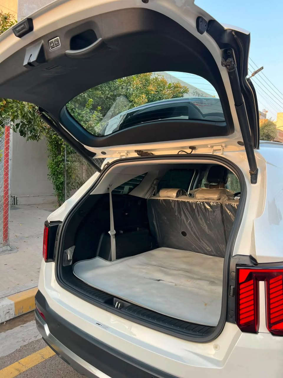🚗سورنتو2025  قمارةحديد
مرقم بغداد رقم جديد انكليزي ،تحويل ثاني يوم مشروع وطني

سياره استخدم شخص واحد ع ايد وحده  سبير ماا نازل تخم داير شركه سياره بعده جديده ع ضمان الشركه  ويل20

🔥 المواصفات 

ماشية ٢٤وضع شركه بعده بل فابلون

🚗شاشة  وره متغيرة🚗أربعة أوضاع قيادة🚗شحن لاسلكي🚗بردات خلفية🚗حساس مطر 🚗مري اوتو دم

🚗بصمة وتشغيل عن بعد 🚗كراسي كهرباء🚗جنطة كهرباء🚗هندبريك بصمة🚗درايف مود 🚗اوتو هولد 🚗مساعد انحدار 🚗مانع انزلاق 🚗كير ماوس🚗مثبت سرعه 🚗سته سلندر🚗7 راكب🚗3 قطع تبريد

🚗انارة محيطة ليزرية متغيرة 🚗لايت عالي ناصي زنون 

 🚗بك لايت ليزري 🚗حساسات امامي خلفي 🚗حساسات أطار🚗كامرة دوارة 🚗شاشة تخدم نظام  🚗رقم بغداد🚗مكان السيارة الأنبار….

فلوجة 

السعر 305وبيه  مجال 

🚗شراي

***********
