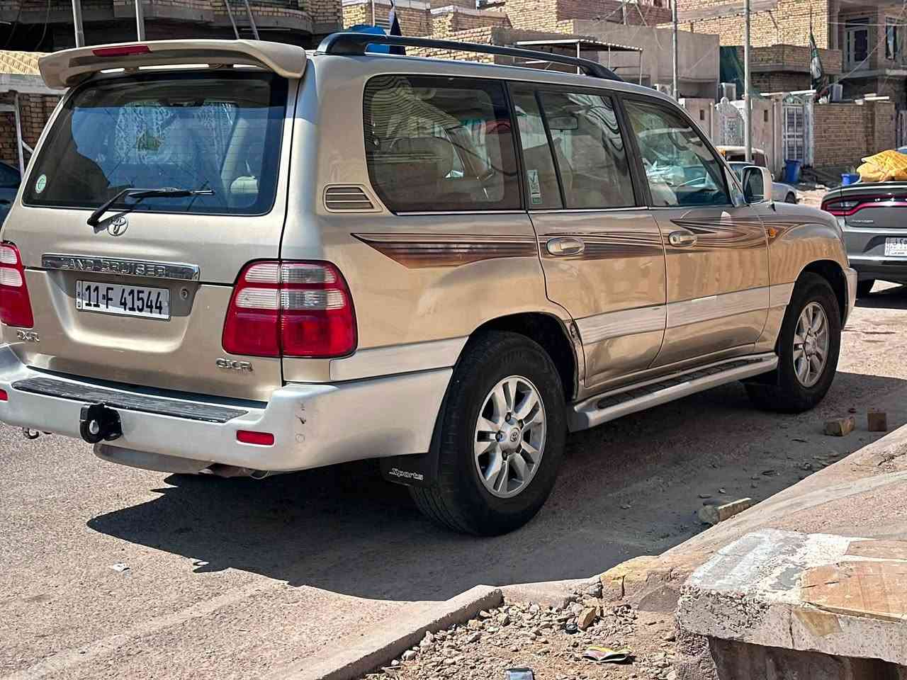 لاندكروز / 2004 محدث 2007 لسياره مصبوغه صبغ عام جماليه رقم بغداد باسمنه كبل تحويل لسعر 105 الستفسار  هاذ لرقم ***********
