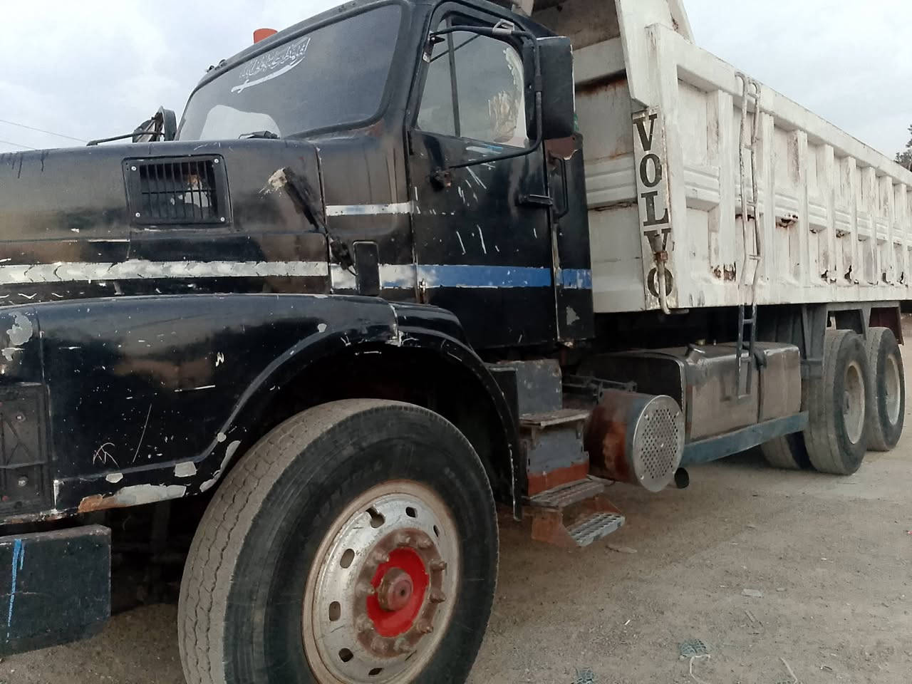 السلام عليكم فالفو للبيع موديل واحد و تسعين مكينه جي 10 گير4×4 كفالة عامة مكينه گير شاصي ومجموعة كفالة رقم اربيل سنويا نافذة السعر 14 مليون وبيها مجال ***********
