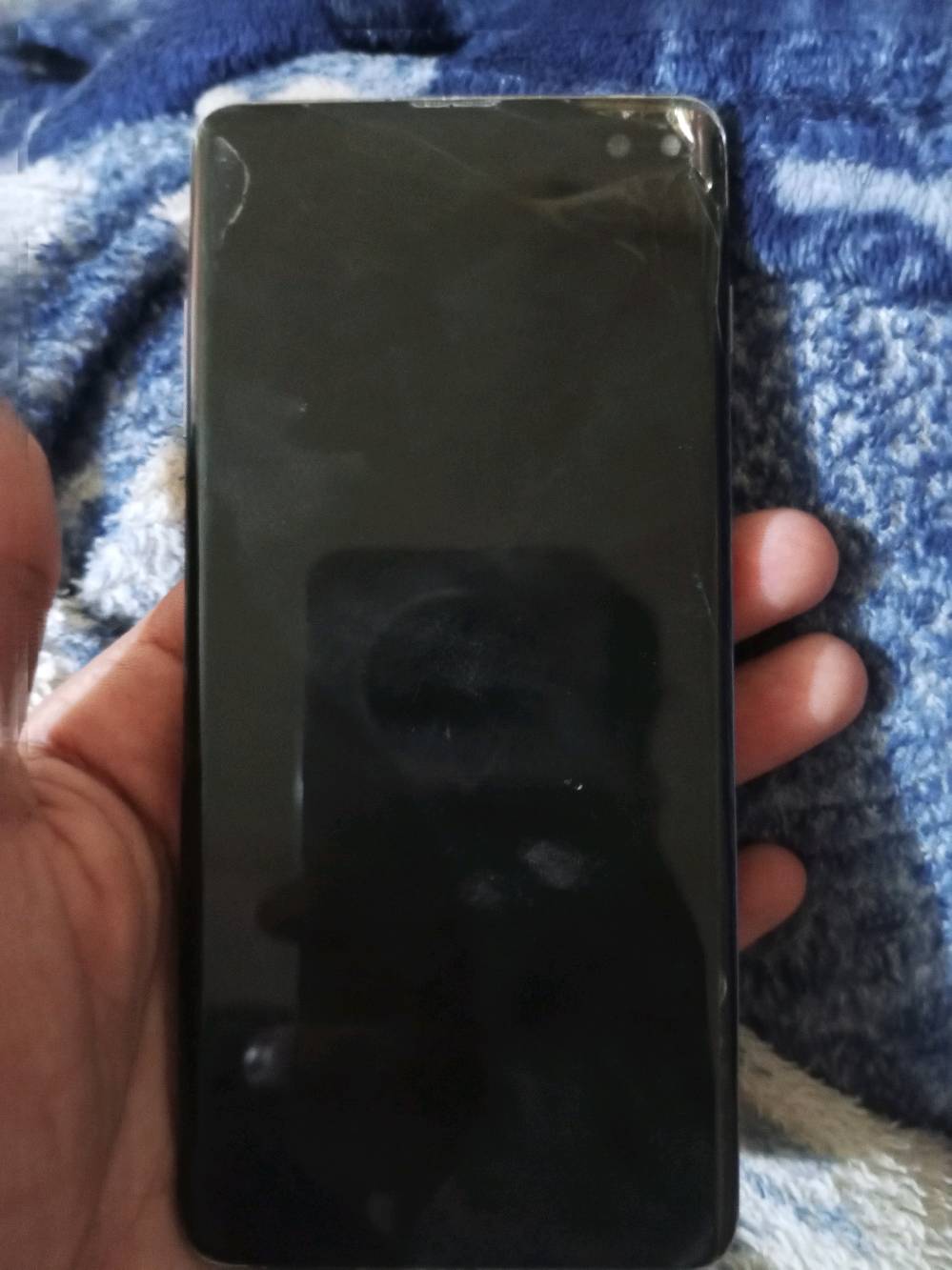 جهاز s10plus الجهاز عاطل عوزه شاشة وفرمته وضهر ابيع الك ادوات امراوس ب ايفون قديم او بيع ب60