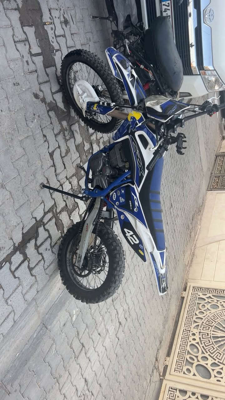 سلام عليكم شباب قفاز سي ار اكس موديل ٢٠٢٥ قفاز خير من الله كفاله عامه شلعه هاون سرعه مخيفه قفاز تتعب عليه تكول نضيف كفاله عامه مكاني بغداد الدوره الخاص مفتوح وهذه رقمي ***********
