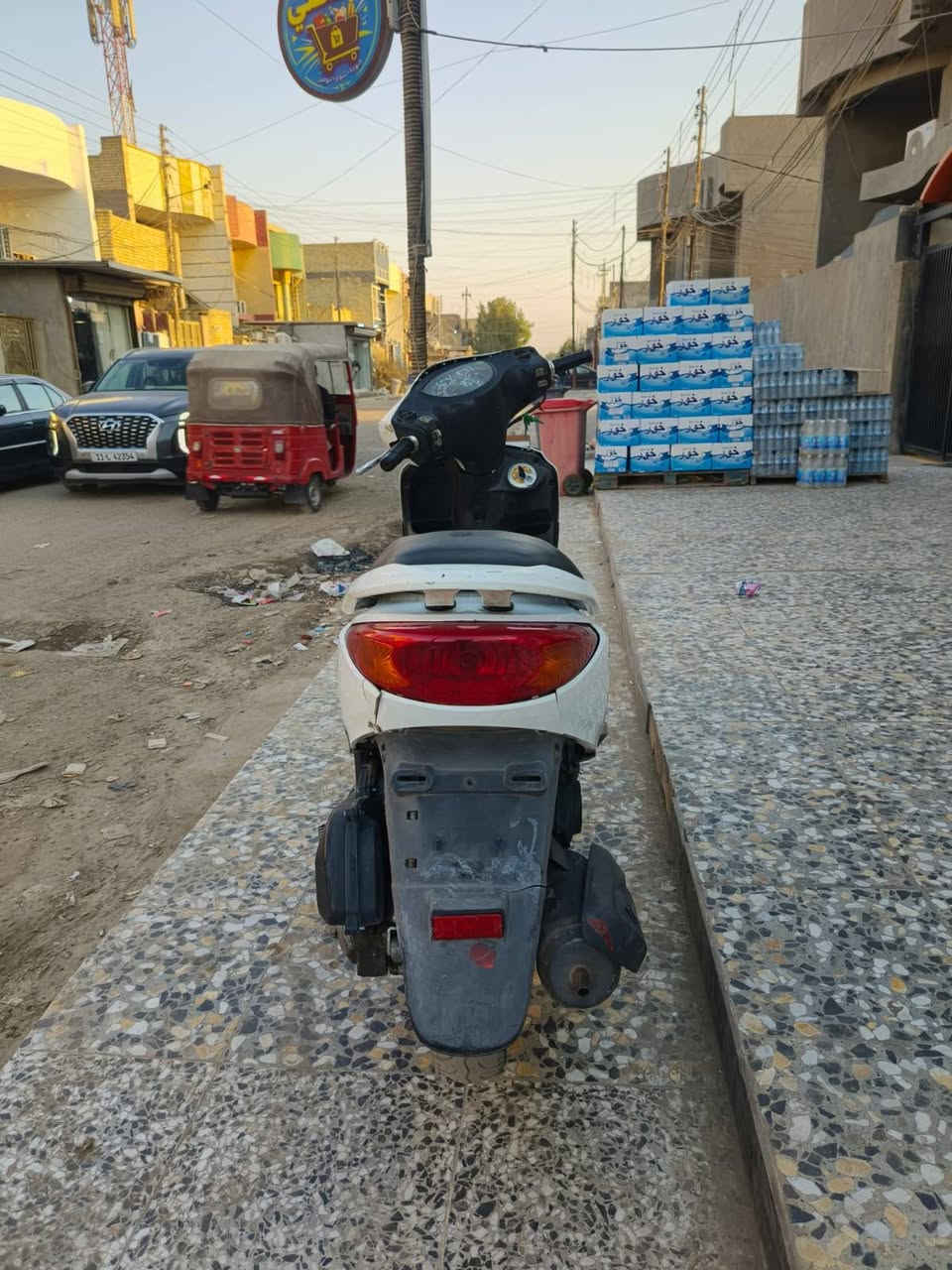 دراجه بريز مثل ما موضحه بصور دراجه نضيفه ما ناقصه شيء سعر  500. عنوان بغداد حي البتول رقم  ***********
