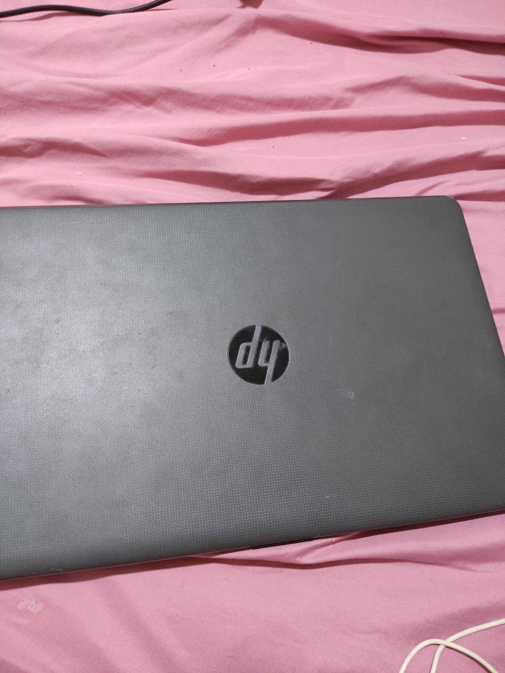لابتوب HP معالج كوراي 3 الجيل السابع رام 4 كيكا قابل للتطوير هارد 1تيره حاسبه نضيفه