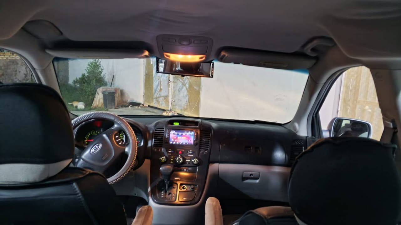 سلام عليكم 
كيا سيدونا للبيع موديل2007
رقم بغداد 
محرك3800
رقم التواصل ***********
