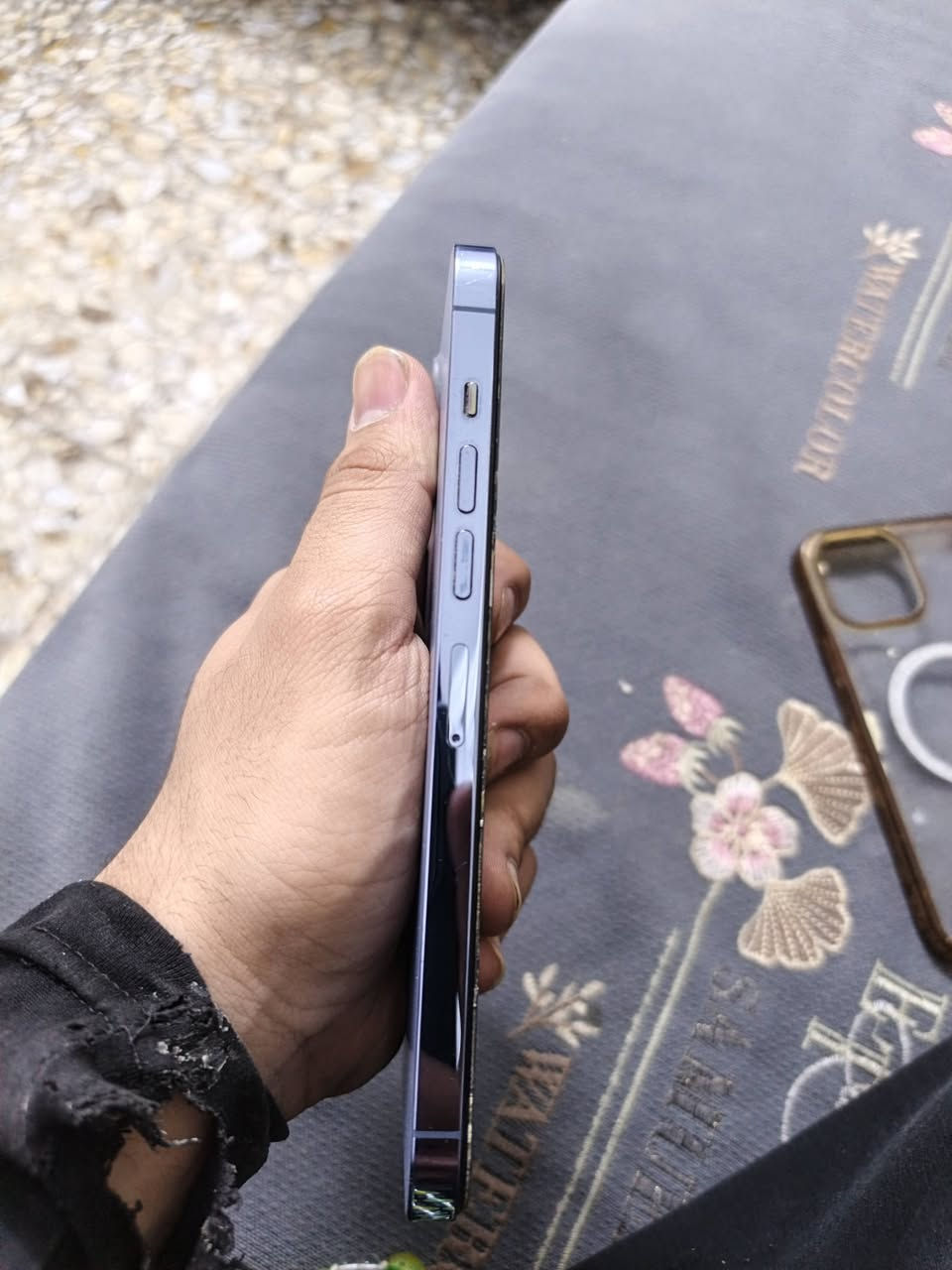 سلام عليكم ايفون 13 برو ماكس للبيع اللون سمائي بحري ذاكره 256 بطاريه 73 مبدل بي غراض مثل الشاشه وبورد كاميرا وحاليا الشاشه بيها خطوط ينراد الها تبديل التليفون شاصيه كلش نضيف وسعره 350 وبي مجال تواصل واتساب ***********
