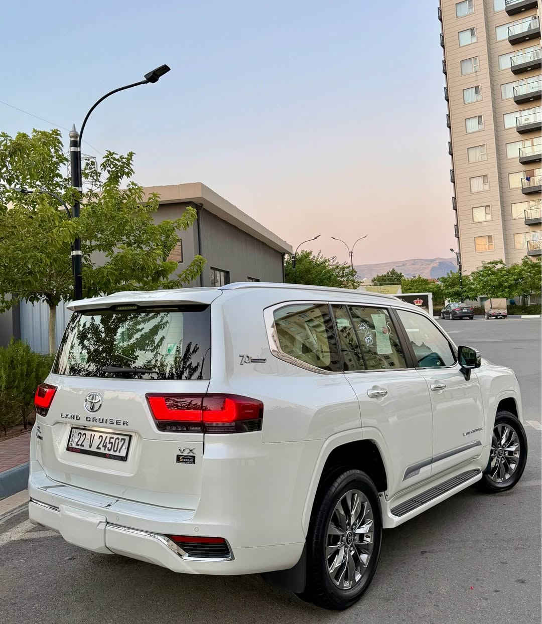 toyota land crusir_2022_VX_ T. Turbo

اللَّهُمَّ صَلِّ عَلَى مُحَمَّدٍ وَعَلَى آل مُحَمَّدٍ
أخت زيرو بل كارتون سياره 📦📦
ماشاالله تحدا شرط ماكو هيج نضافطها
(تويوتا لاندكروز _ Twien Turbo_VX)
سياره زيرو شريكه ساز باب اولا 
سياره (6 ) سلندر توين توربو 

🔷 ملاحظه سياره بدون مراوص
🔷تويتا لاندكروز موديل (٢٠٢٢) شريكه ساز
🔷سياره مواصفات (VX)..(Twin Turbo)
🔷سياره (٣) شاشات _ (٦) سلندر  توين توربو _ سياره ماشيه (78,000) الف كيلو
🔷مكفول كفاله عامه دعاميه لي دعاميه مكفول بدون صبغ بدون بارد بدون شخط 
مكفوله كلشي شرت علي وزع شريكه 

🔷سياره گير محرك بشرت مامفتوح كل يشرت

🔷سياره ماشيه 78,000 الف كيلو حقيقي
🔷4 اطارات و ويل جديد شريكه 
🔷سياره داخل بيجي كوشنات جلد

🔷مواصفات سياره 
(كوشنات جلد _ شغال عن بعد
_ كاميرا _ كوشنات تدفيه _ سماعات JBL 
٣ شاشات بيلادي _ وايرليس شحن _ كوشنات خلفي تدفيه _ كوشنات خزن  _  نيظام eco _ سلايت _ النزلاق _ثلاجه _ زينون _ حساسيه الديك المؤخره مرايات _)

🔷سنويه هزه كل جديد مباشر حول

🔷• نظافه ١٠٠٪ كامل سيرڤس بدون نقص و

🔷مكان سليمانيه
🔷سعر (648$)
🔷رقم . *********** السليمانية, العراق
