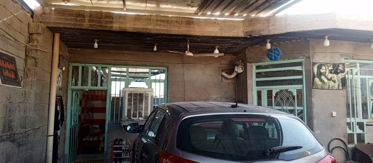 السلام عليكم بيت للبيع 
مساحة /300م

موقع/الزعفرانيه شارع الكهرباء  منطقة التجاوز شارع الصورة

يحتوي /غرفتين نوم صاله واستقبال ومطبخ كراج وحمامات داخلي وخارجي ومناور  ثنين

(مكلف بالنشر )

للاستفسار/*********** بي واتساب
