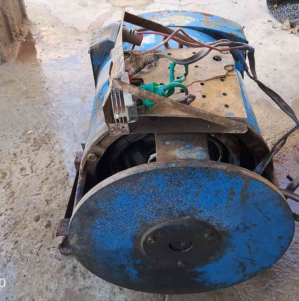 دينمو حجم 10 kv. ملف نحاس
السعر 150 قفل ونقد. مع شاصي كاملة بس تنشد. متواجد ماسنجر واتساب تلكرام تريد اتصال ***********
