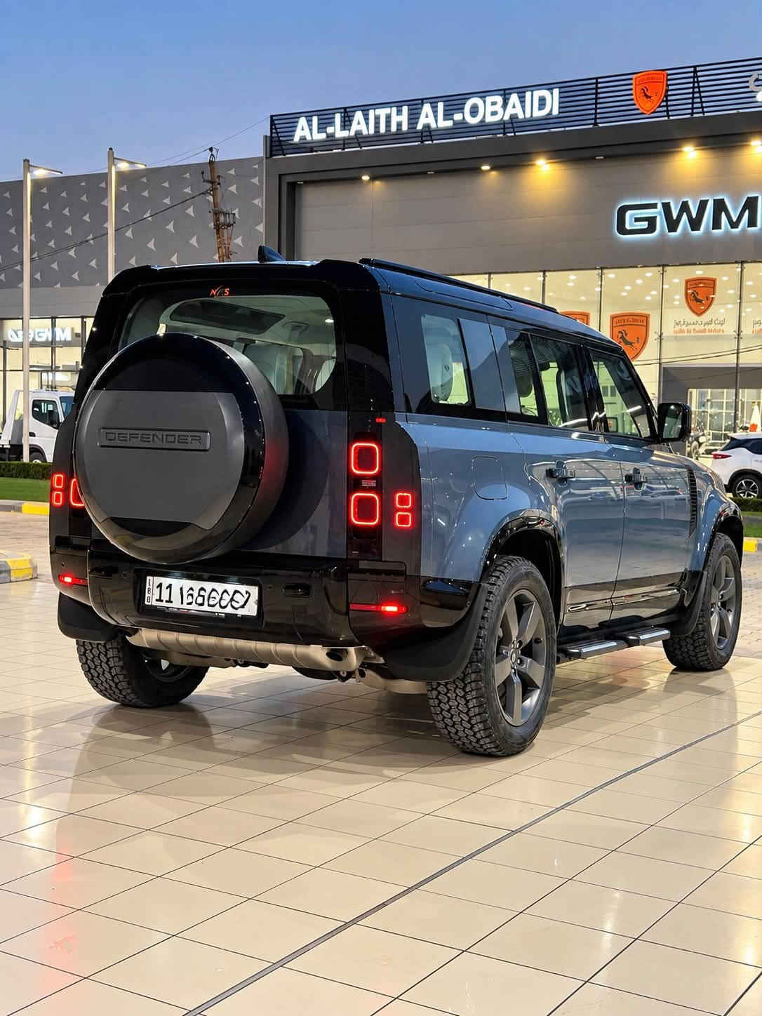 Land Rover Defender HSE X-Dynamic 2025
▪️وكالة سردار ضمان و مغلفة ppf بالكامل ضمان 10 سنوات
▪️ المحرك: 3.0 لتر، 6 سلندر تيربو مع نظام هايبرد خفيف (MHEV)
▪️ القوة: 400 حصان
▪️ العزم: 550 نيوتن متر
▪️ ناقل الحركة: أوتوماتيك 8 سرعات
▪️ نظام الدفع: رباعي دائم (AWD)
▪️ التسارع: 0 - 100 كم/س خلال 6.1 ثانية
▪️ شاشة معلومات وترفيه 13.1 إنج
▪️ نظام Meridian الصوتي
▪️ كاميرات 360°
▪️ حساسات أمامية وخلفية
▪️ سقف بانورامي
▪️ مقاعد جلد كهربائية مع ذاكرة
▪️ تبريد وتسخين للمقاعد
▪️ مقود متعدد الوظائف مع خاصية التسخين
▪️ Apple CarPlay وAndroid Auto لاسلكي
▪️ دخول ذكي وتشغيل بضغطة زر
▪️ إضاءات LED Matrix
▪️ تعليق هوائي إلكتروني
▪️ نظام Terrain Response 2
▪️ مراقبة النقطة العمياء
▪️ المحافظة على المسار
▪️ فرملة طوارئ تلقائية
▪️ باب خلفي كهربائي
▪️ جنوط رياضية
▪️ نظام تثبيت السرعة التكيفي
▪️ شاحن لاسلكي للهاتف
▪️ إضاءة داخلية محيطية (Ambient Light)

📞 ***********

