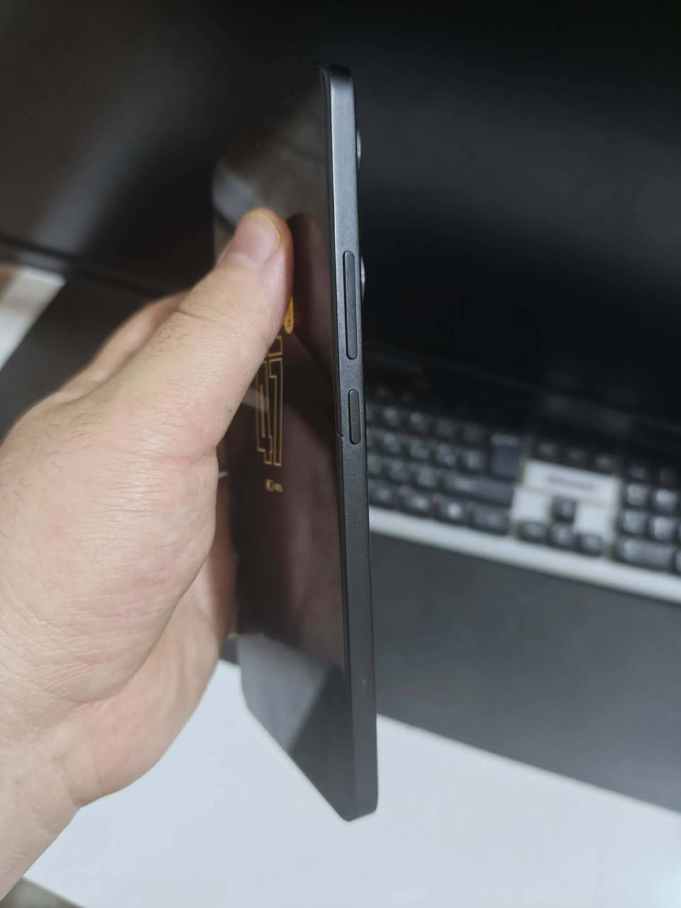 للبيع جهاز poco f6
الشاشة AMOLED بحجم 6.67 بوصة
​الدقة: 1.5K (1220×2712 بكسل)
​معدل التحديث: 120Hz
​المعالج: Qualcomm Snapdragon 8s Gen 3
​نظام التشغيل: Android 16 وراح يجي تحديث اندرويد 17
​الذاكرة الداخلية: 512GB
​الرام : 12GB

الجهاز نضيف كلش بس بي ضربات بلشاصي فقط

سعر الجهاز 350 وبي مجال

مكاني ديالى الغالبية
للتواصل خاص
أو على الواتساب ***********
متوفر توصيل لجميع المحافظات
