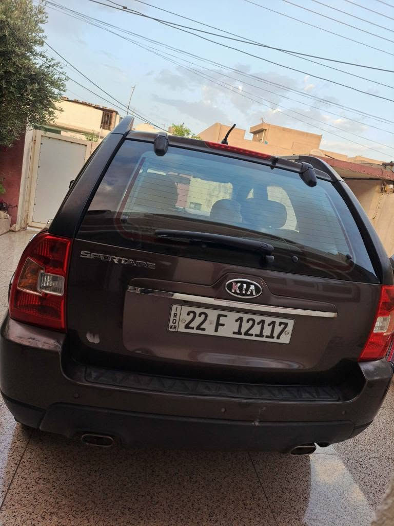 للبيع: كيا سبورتج 2010 - خليجي نظيف جداً 🚗
​المواصفات:
​الموديل: 2010.
​الوارد: خليجي.
​اللون الخارجي: جوزي (بني).
​اللون الداخلي: بيجي.
​المميزات: فتحة سقف، شاشة أيباد 
​اللوحات: رقم أربيل، السنوية والارقام باسمي ومجددة لغاية 2028.
​الحالة العامة للسيارة:
​الصبغ: السيارة مكفولة من الصبغ تماماً.
​الملاحظات:
​يوجد تكحيل بسيط جداً في (الجاملغ، البنيد، والباكلايت).
​جرد خفيف جداً في البنيد (موضح بالصور).
​تعديل بارد بمقدار شبر واحد في باب السكن.
​السعر المطلوب: [١٠٧]

الموقع: اربيل:بنصلاوة

​للتواصل والاستفسار:
📞 *********** أربيل, العراق
