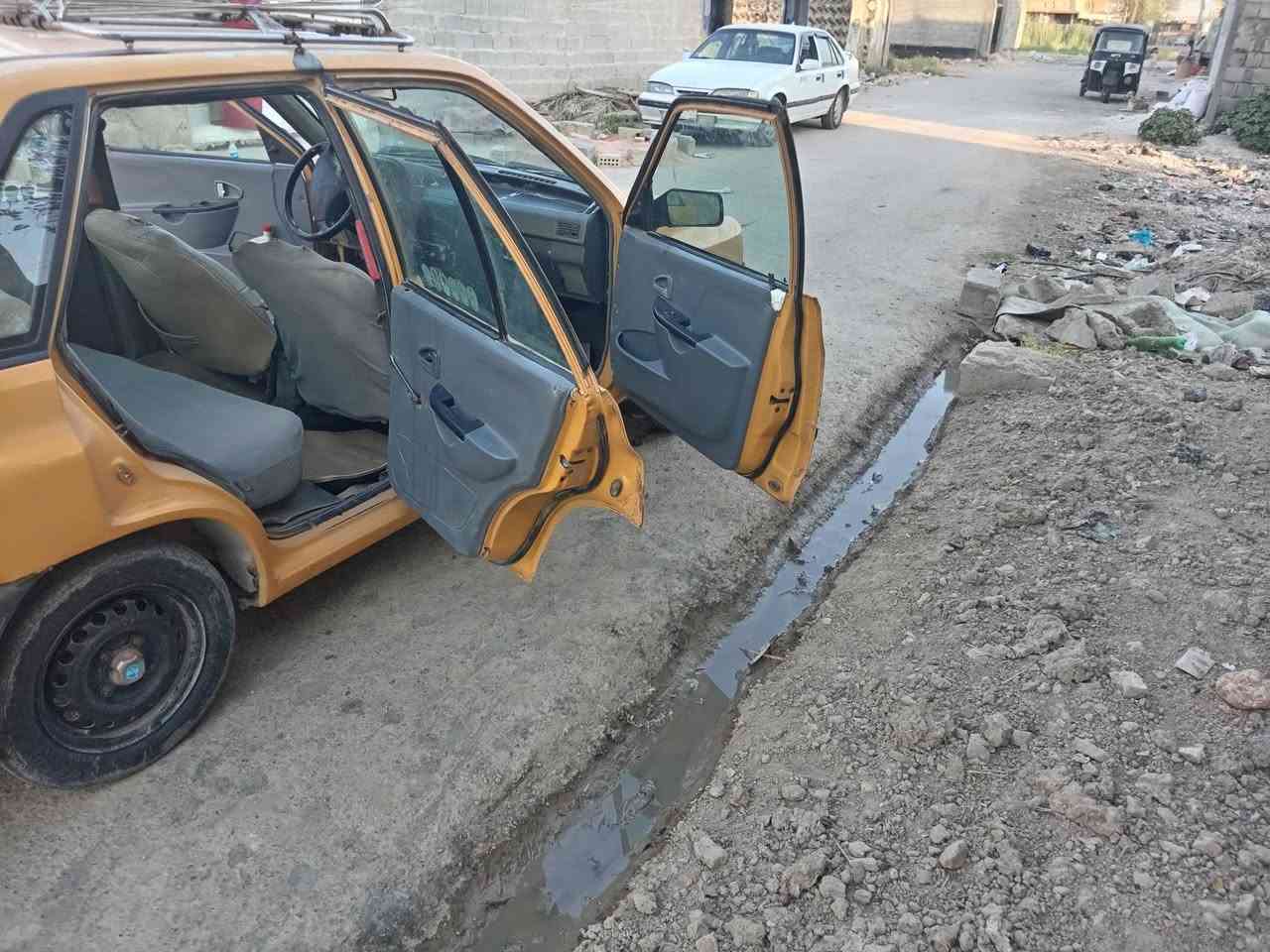 من رخصة مدير الكروب سيارة سايبة موديل ٩ رقم انكليزي بغداد مصفر ة هيءة ومرورتبريد شغال   تخم تاير جديد كير ومكينة مكفوللت السعر ٢٢ وبيها مجال بسيط جداً العنوان بابل حصوة لاسكندرية  الرقم *********** شرط التحويل
