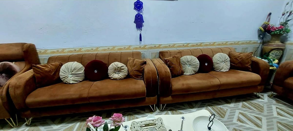 تخم تركي ١٠ مقاعد جديد  العنوان ديوانيه شارع الخصيمه سايدين مقابل زها مول جهة قصابية السجاد داخل الفرع بالضبط رقم ***********
