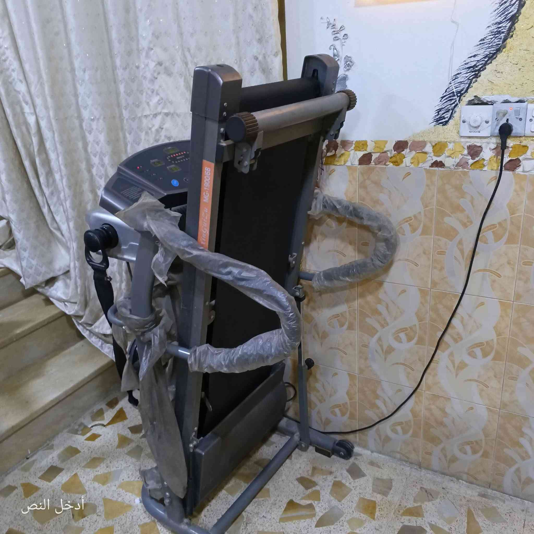 سلام عليكم
جهاز جري للبيع 
جهاز جديد ونضيف بعده بل جيس مالته دكم كلهن شغالات الوقت ول نبضات القلب وسرعه كلهن شغالات جهز الهزاز يشتغل سعر 400 وبيه مجال مكاني ديالى بعقوبه الرقم ***********

نص مكتوب في الصور:
- أدخل النص
