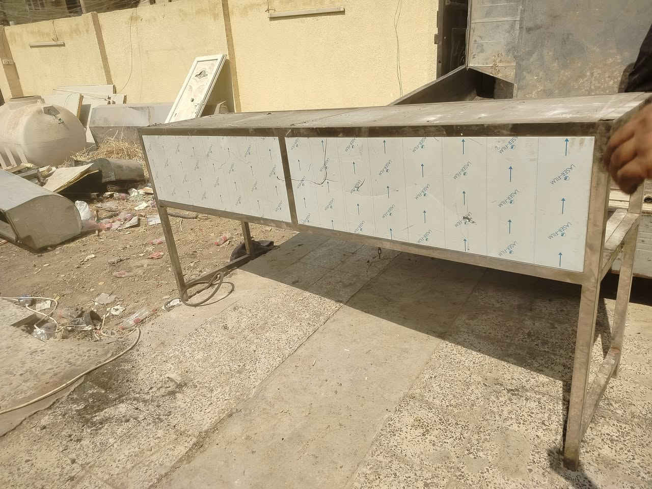 غراض مطعم لبيع كلش نضافه  تصل*********** دلل
