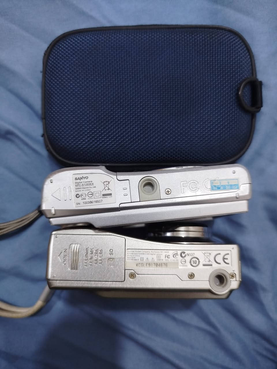 📸 السلام عليكم كاميرات ديجيتال للبيع
🔹 Kodak C813 — 8.2MP، زوم بصري 3X
🔹 Sanyo VPC-S1285 — 12MP، زوم بصري 3X
✅ الكاميرتين شغالات
📌 الحالة موضحة بالصور
💾 تدعم كروت ذاكرة
للاستفسار عن الاسعار التواصل مع رقم الواتساب (***********)
