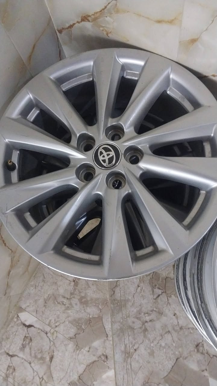 السلام عليكم اخوان تخم ويل كب حجم ١٦ كورلا محسن Leاصلي شركه كندي جدد الوك لا عواج ولا تصليح ولاالحيم تريد بي تاير عادي تريد بدون تاير ابيعلك مكاني بغداد ***********بي
