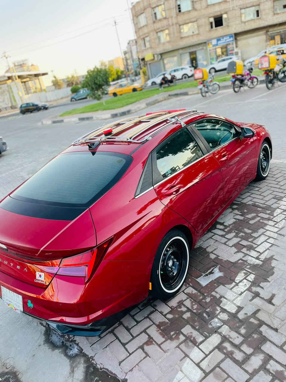 السلام عليكم 
 النترا معوقين 

موديل 2022

فول مواصفات لمتدد 

معروفه مواصفات لمتد فول 1/1
3 بصمه 
فتحه سقف 
كشنات جلد تدفئه 
كهرباء 
سايد بريك كهرباء 
رادارات اماميه جانبيه خلفيه 
قياده ذاتيه 
اناره داخليه بالدشبول 
سماعات بووز 12 سماعه 
تحذير الخروج عن المسار 
مانع تصادم 
شاشه دجتل 
تبريد بيانو 
اضائه خلفيه لد 
لد نهاري 
كامره خلفيه
محرك 2000 دوش 
تشغيل عن بعد 
باقي المواصفات معروفه ما يحتاج اذكرهن 

حادث حاملغ فقط وبارد حافه بنيد

السيارة كاملة مكملة ما بيها نقص باي شي

مكان السيارة كربلاء

السعر 140 وبيه مجال 

‭***********‬

