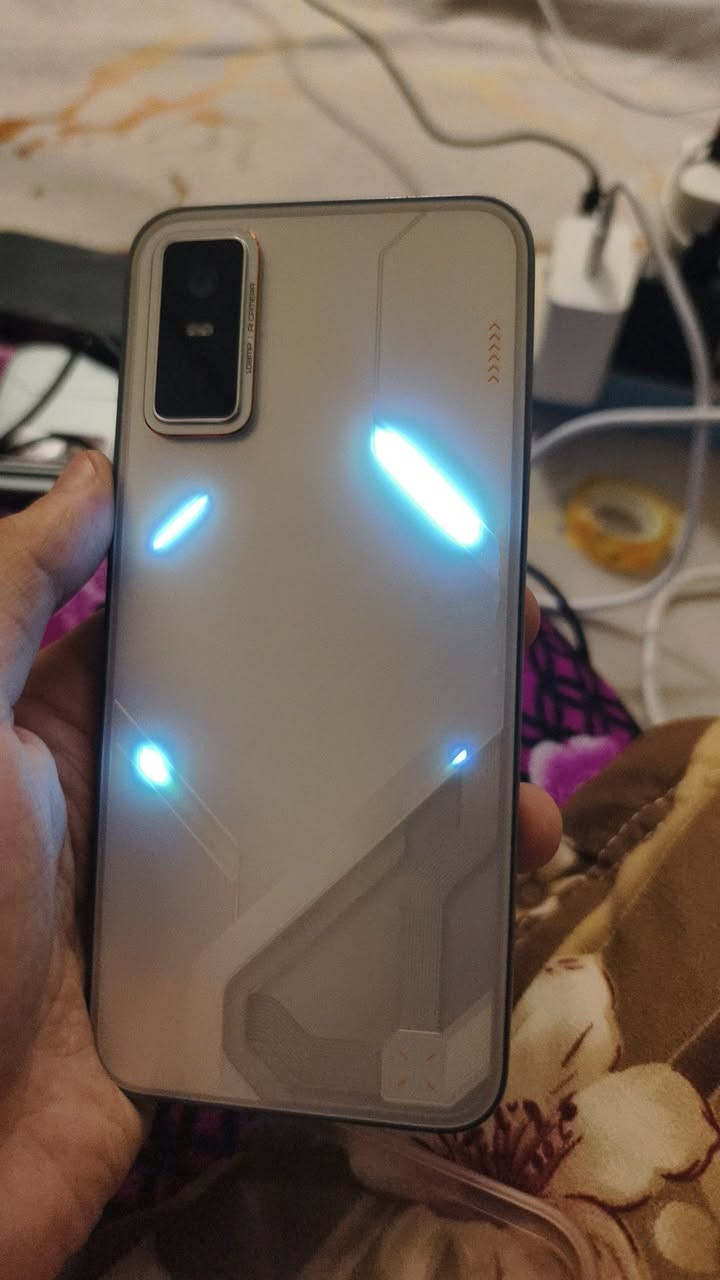 السلام عليكم انفنكس gt 30 للبيع بي بس هذا الفطر بل شاشا نهايته ٣٤٠ الف قفل
