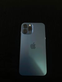 � للبيع iPhone 12 Pro Max 🔹 السعة: 256GB  🔹 اللون: أزرق نيلي 💙  🔹 البط...